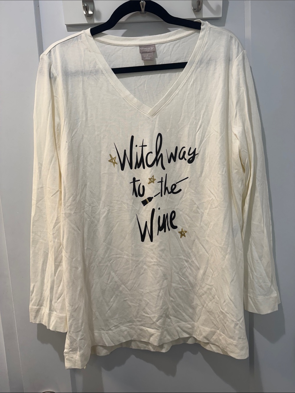 Chico’s Energy Cream V‑Neck Long Sleeve Graphic Tee